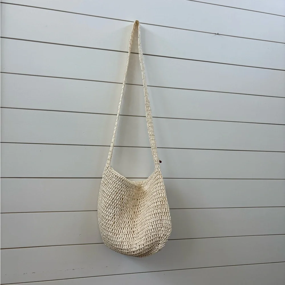 Metro Gear Cream Woven Crossbody Bag - Picture 2 of 4